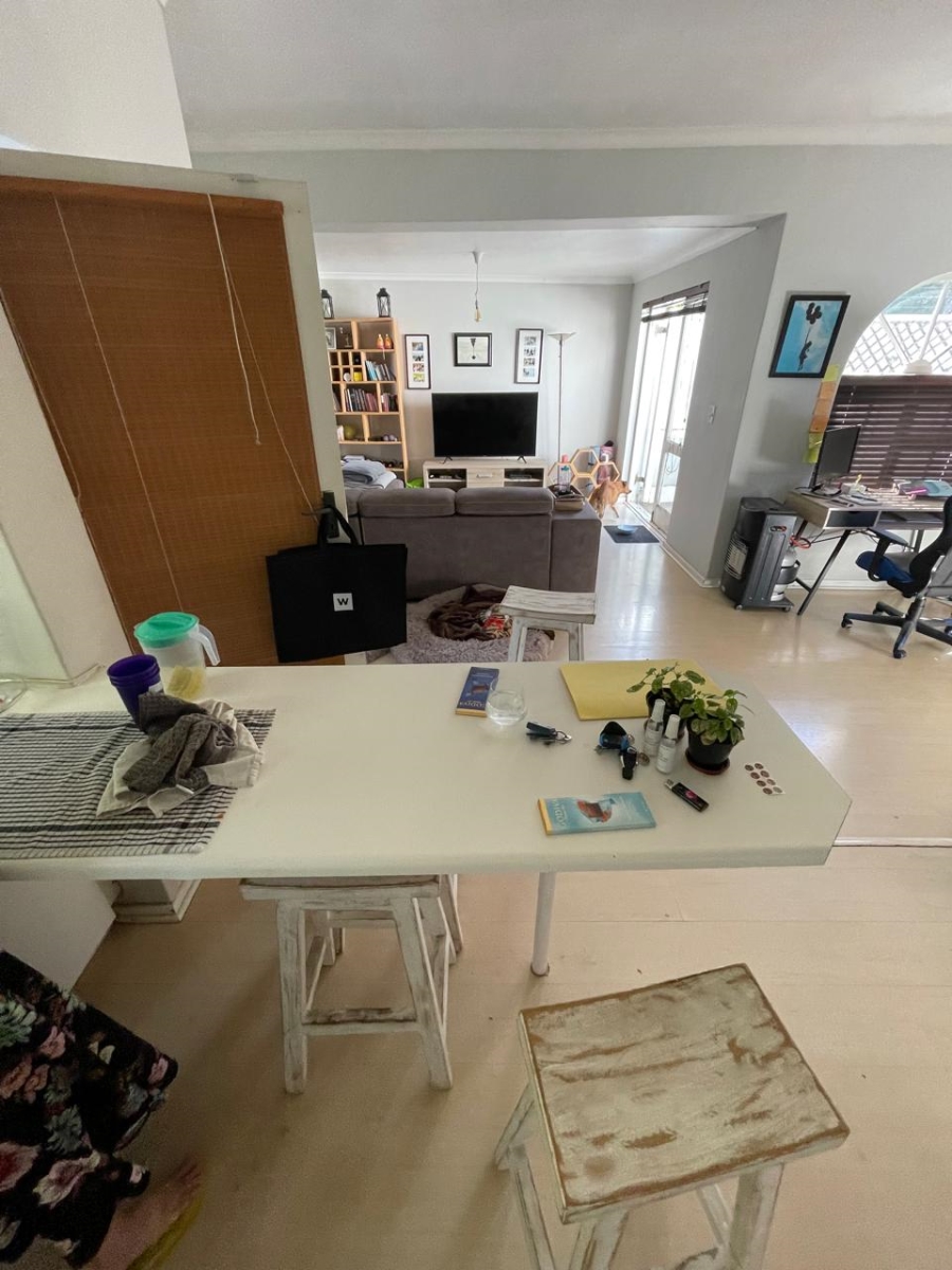 To Let 1 Bedroom Property for Rent in Harfield Village Western Cape